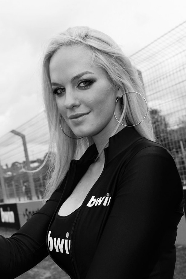 Paddock Girls Grid Girls 1 Rtr Sports