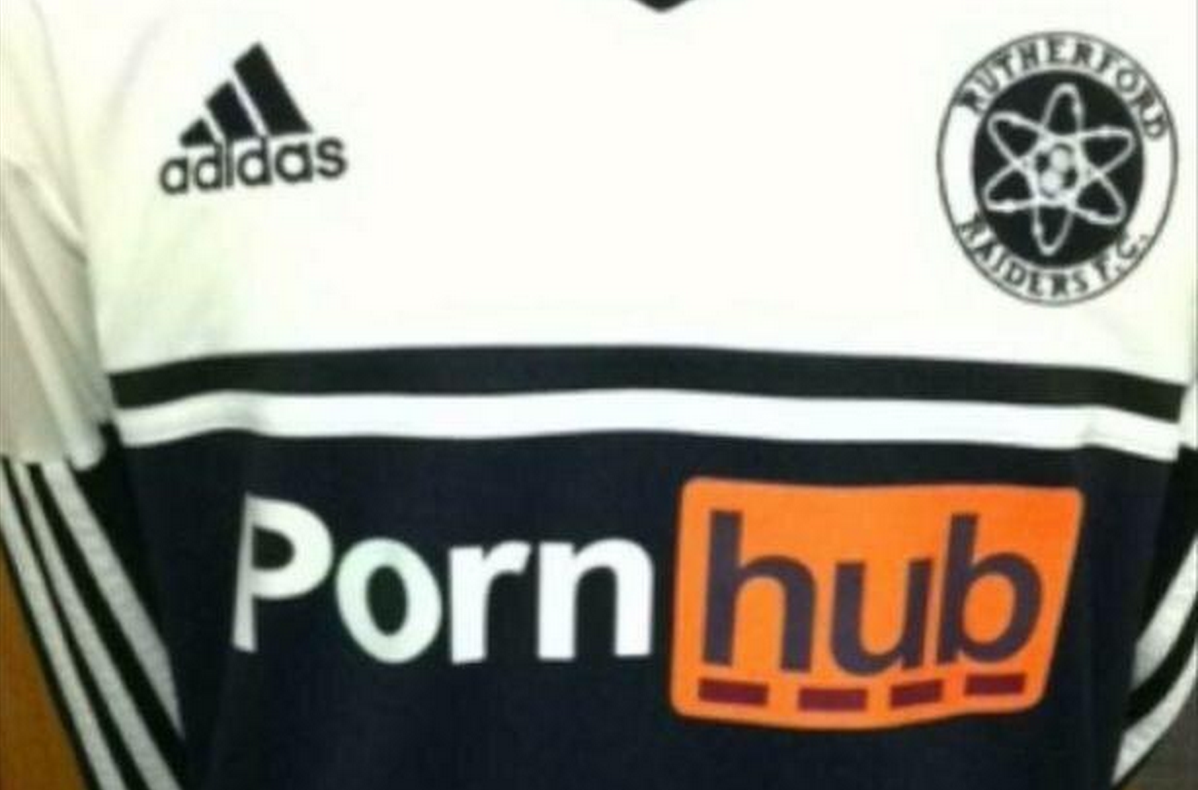 pornhub sponsor sulle maglie dei Rutherford Raiders nel Kent