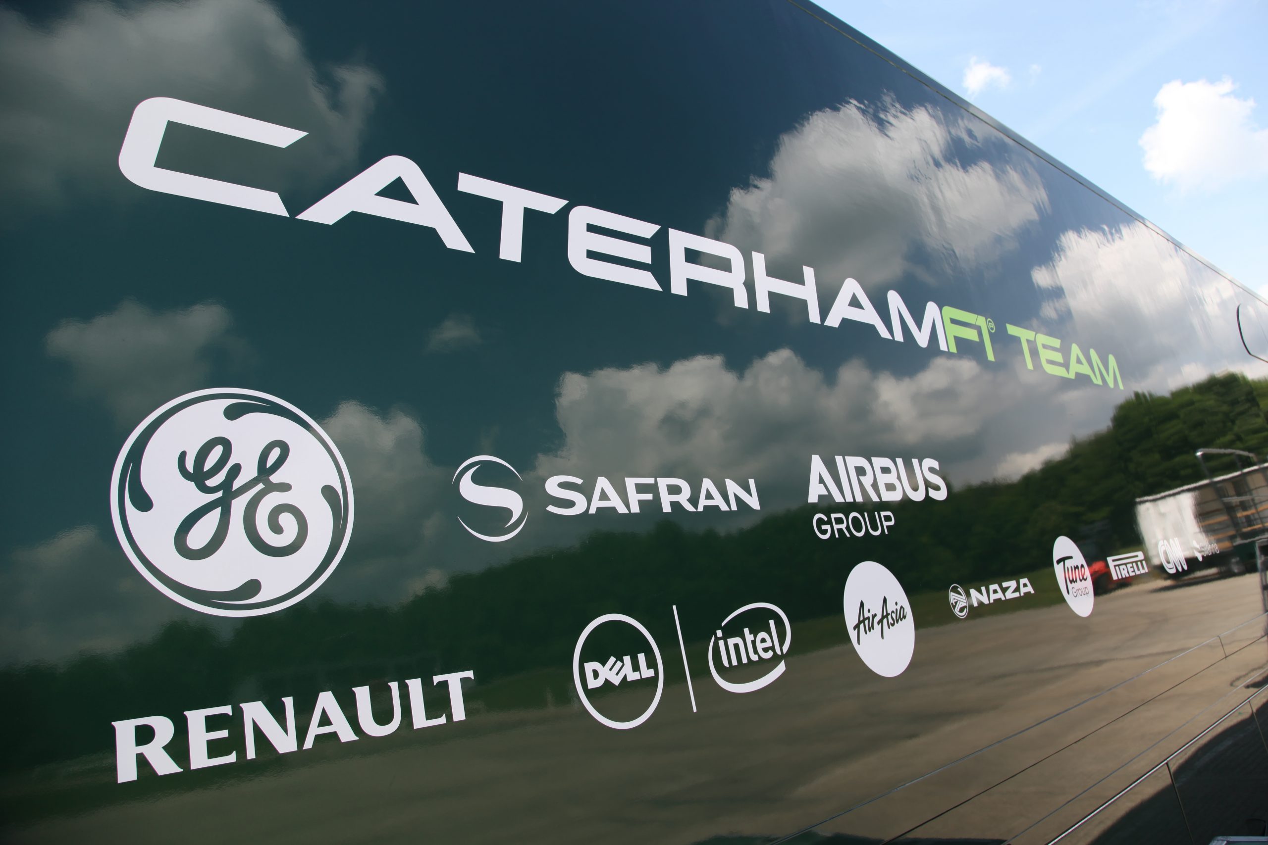 Formula One: Caterham will race in Abu Dhabi thanks to crowd-funding efforts!, RTR Sports