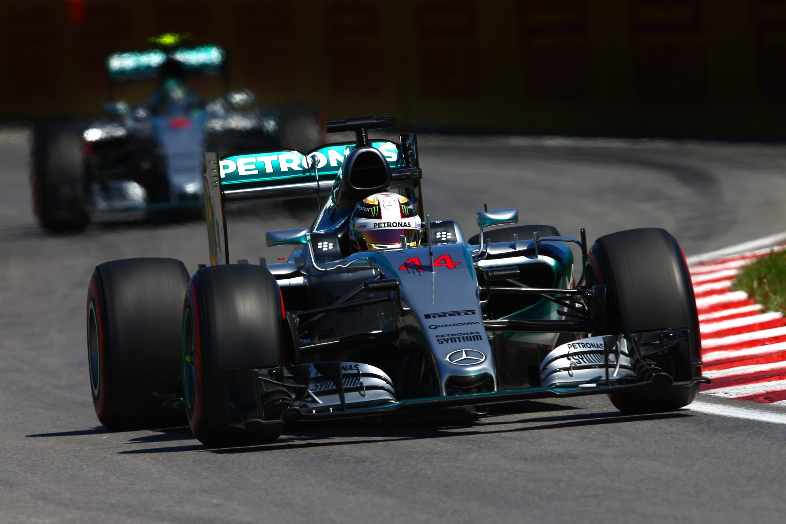 Formula One: Hamilton claims pole position in Montreal, Vettel eliminated in session one, RTR Sports