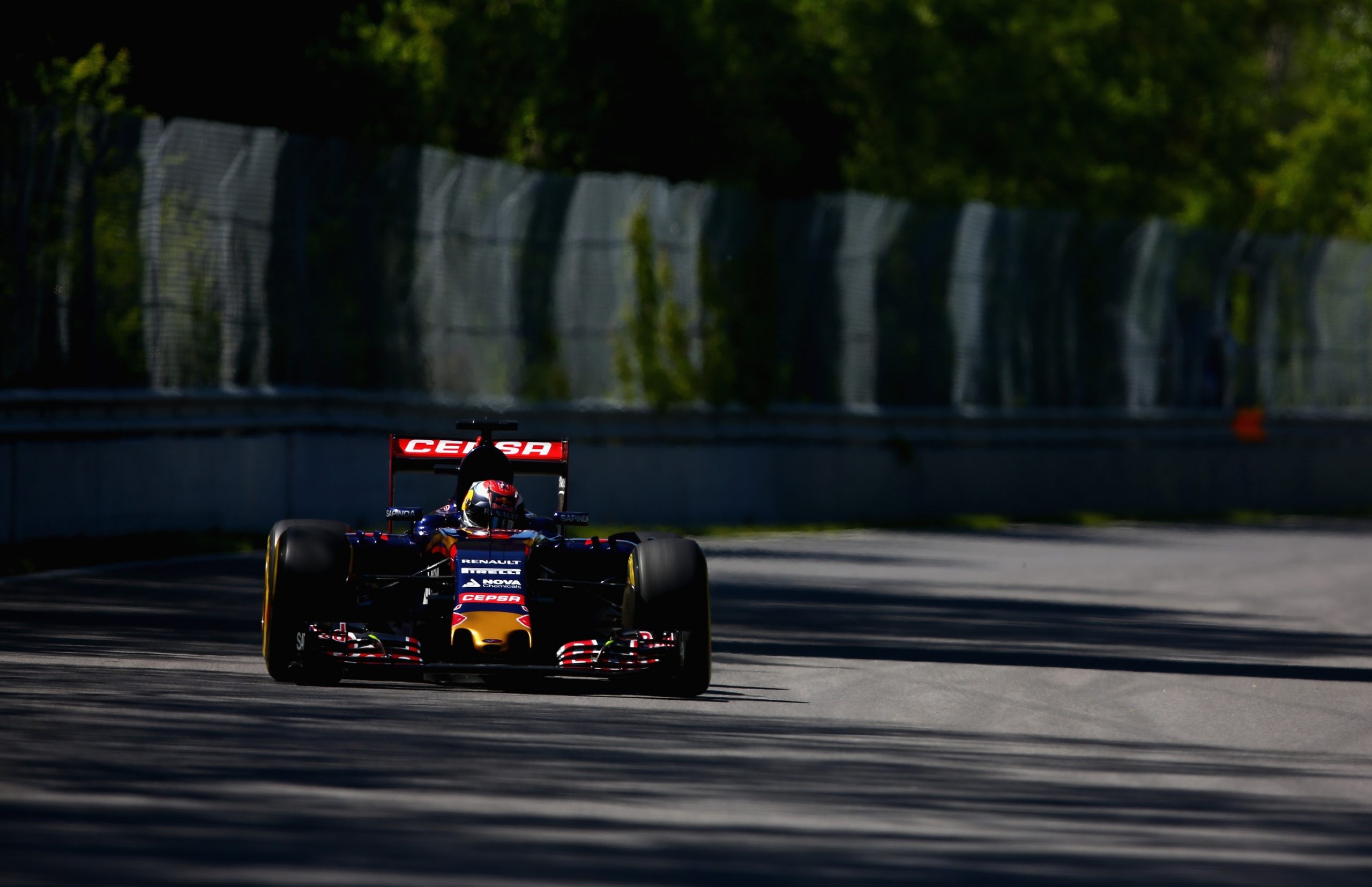 Formula One: Hamilton claims pole position in Montreal, Vettel eliminated in session one, RTR Sports