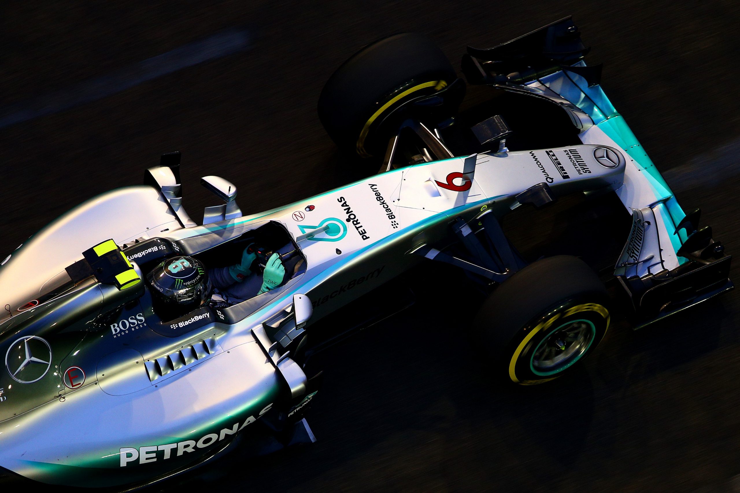 Formula One: Red Bull pace worries Mercedes in Singapore Friday practice, RTR Sports