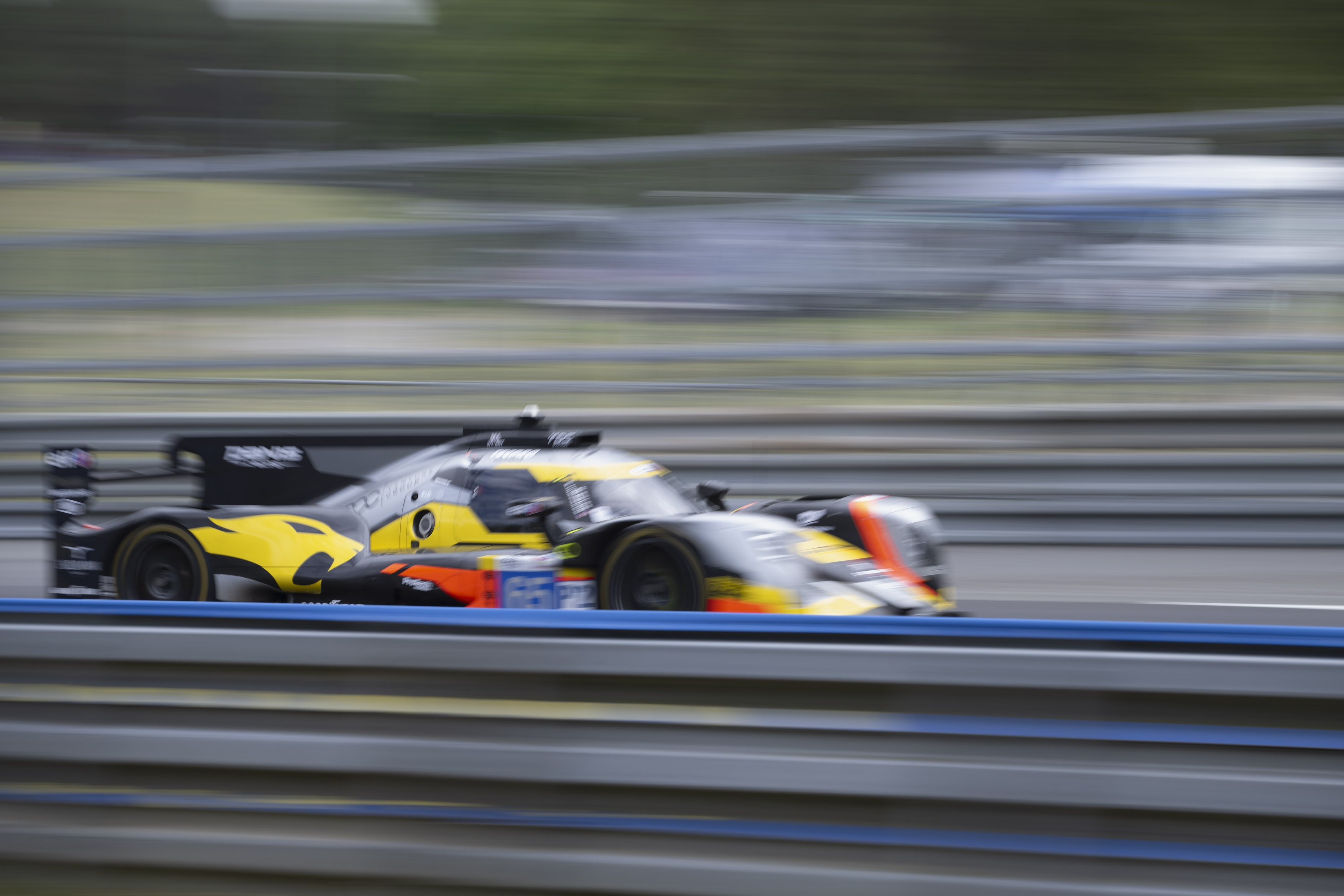 Your brand at the centre of endurance racing