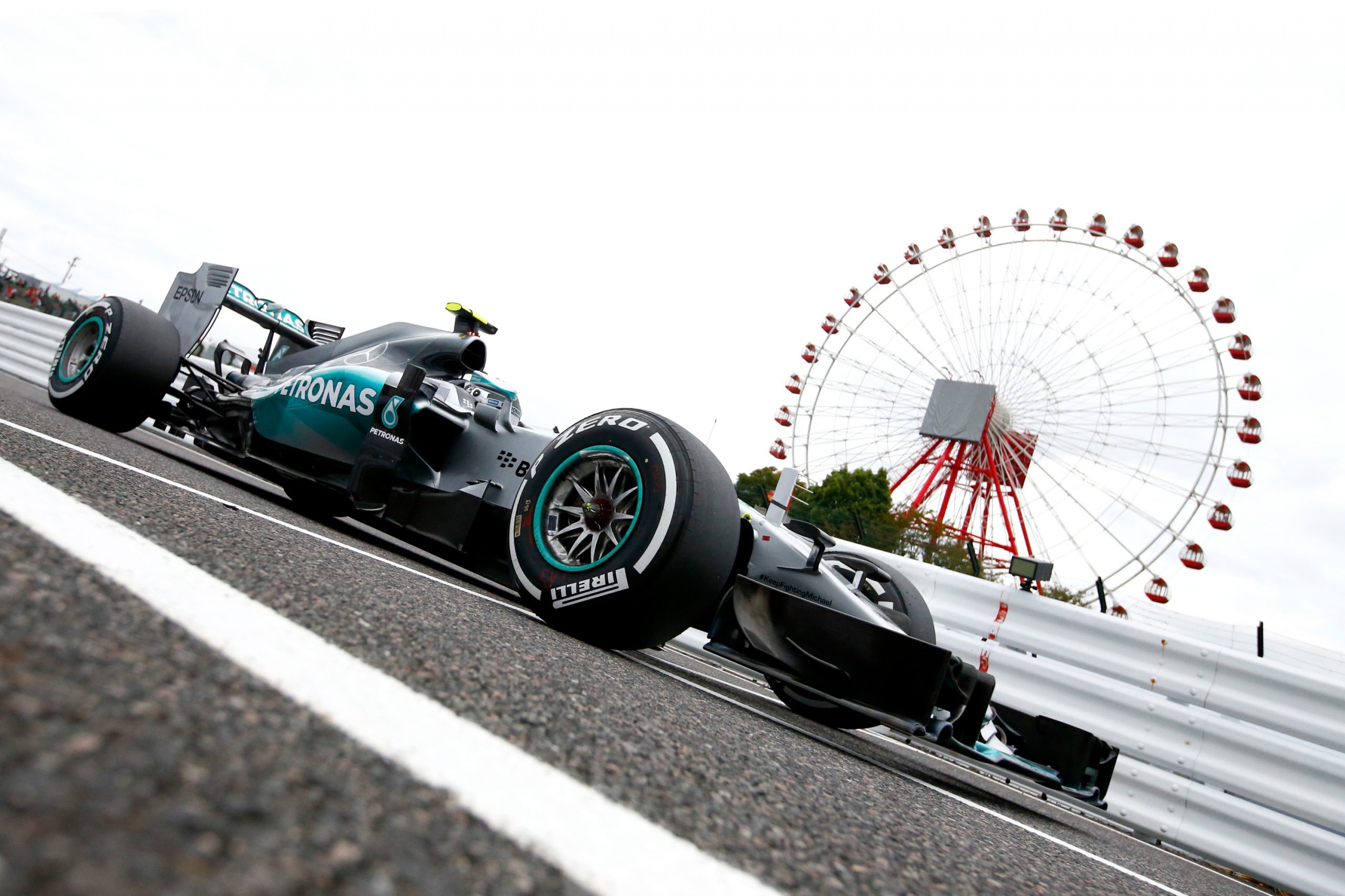 F1: Rosberg takes pole in Japan as Kvyat walks away from crash, RTR Sports