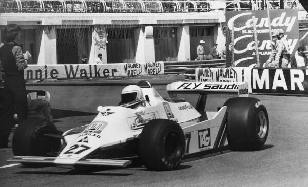 Alan Jones dengan Williams FW07 di tikungan Rascasse saat latihan Grand Prix Monako 1979